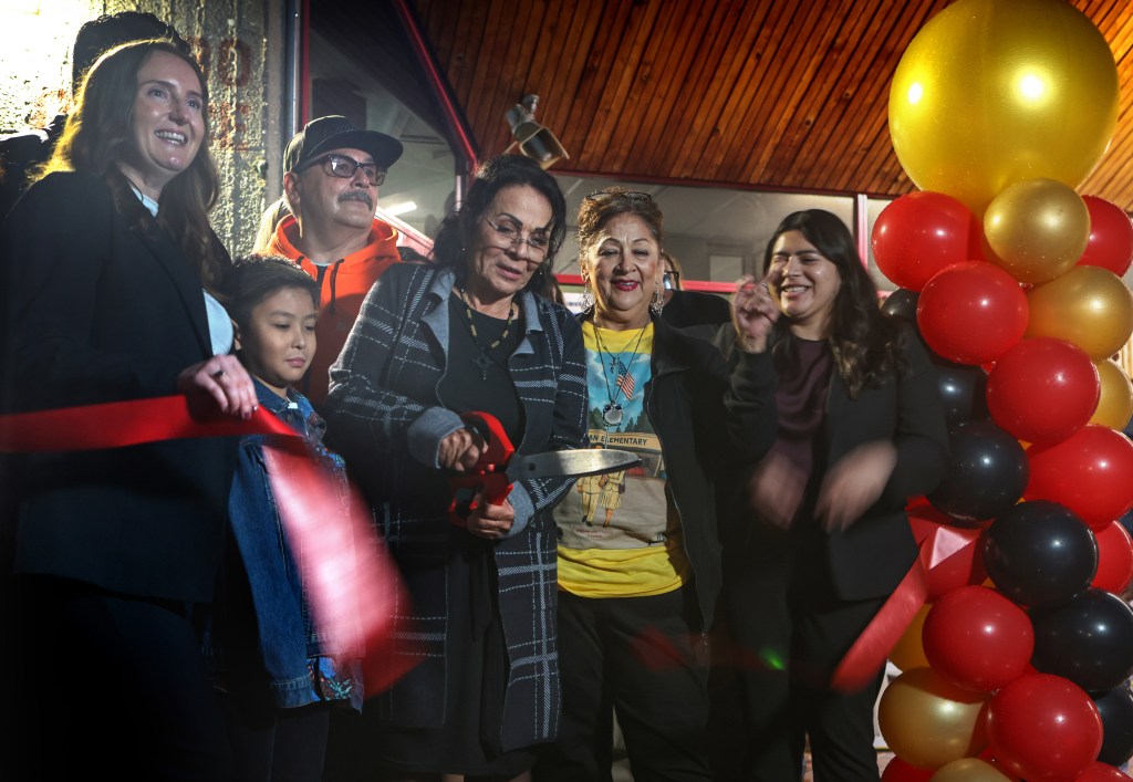 Renaming ceremony at Santa Ana elementary school honors legacy of parents who fought segregation – Orange County Register