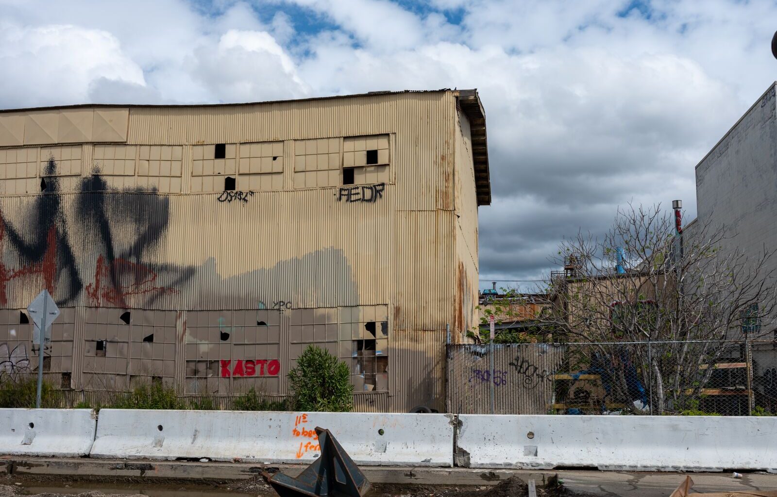 Huge fire destroys West Berkeley warehouse