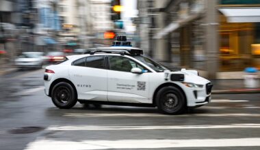 Child struck by autonomous Waymo in Santa Monica: police