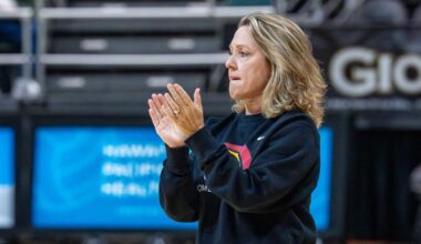 Women's Basketball Hosts Long Beach State for 'Beeman's Big Bash'
