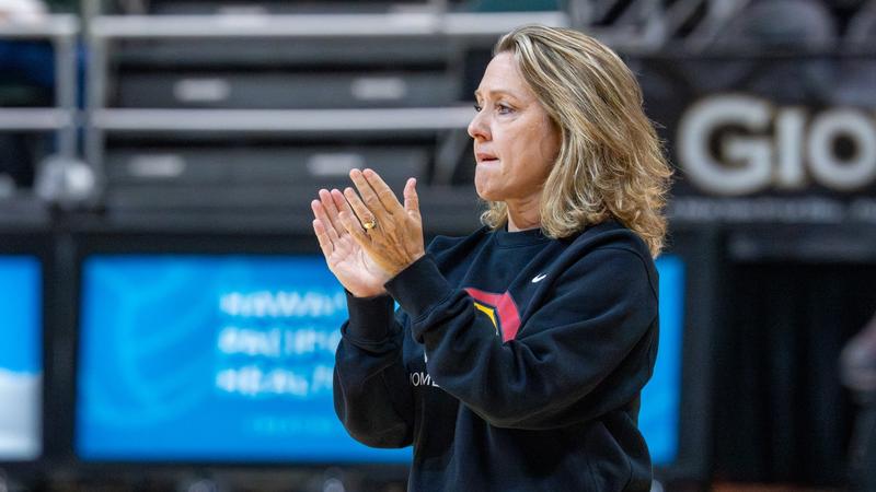 Women's Basketball Hosts Long Beach State for 'Beeman's Big Bash'