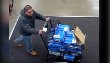 Oakland man busted for grand theft after pushing cart filled with stolen alcohol: PD