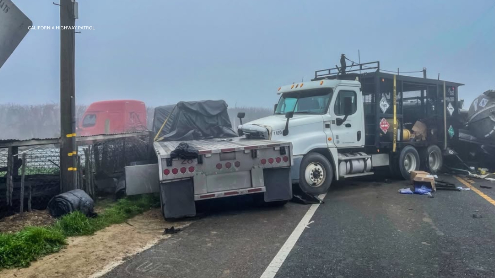 Multiple trucks crash on Hwy 43 causing closure in foggy conditions