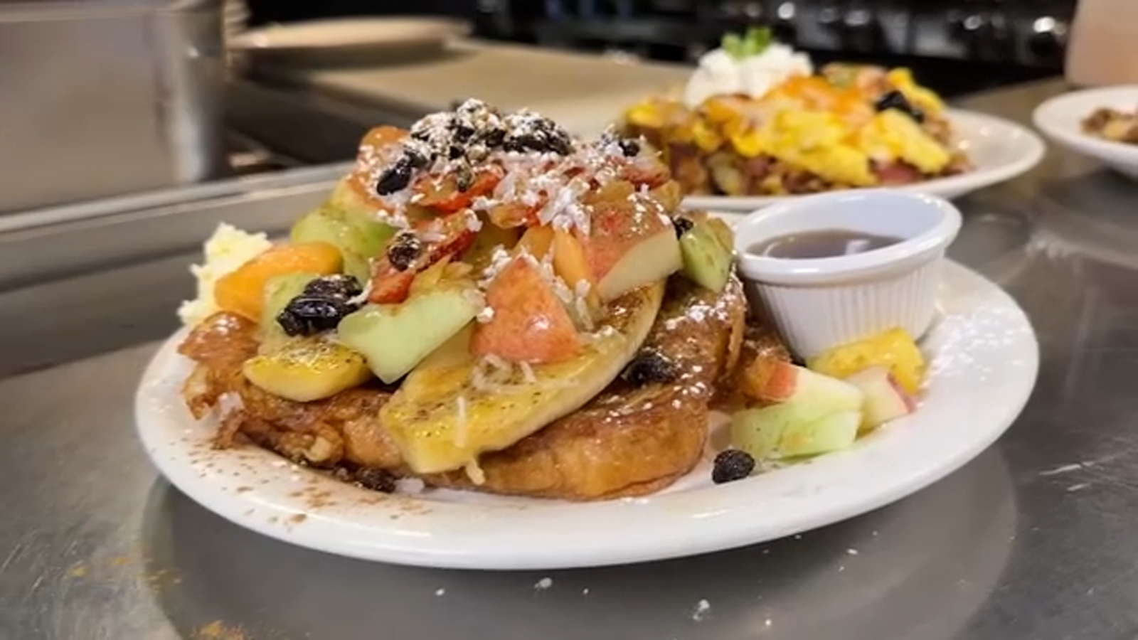 Dine and Dish: Red Apple Cafe in northwest Fresno