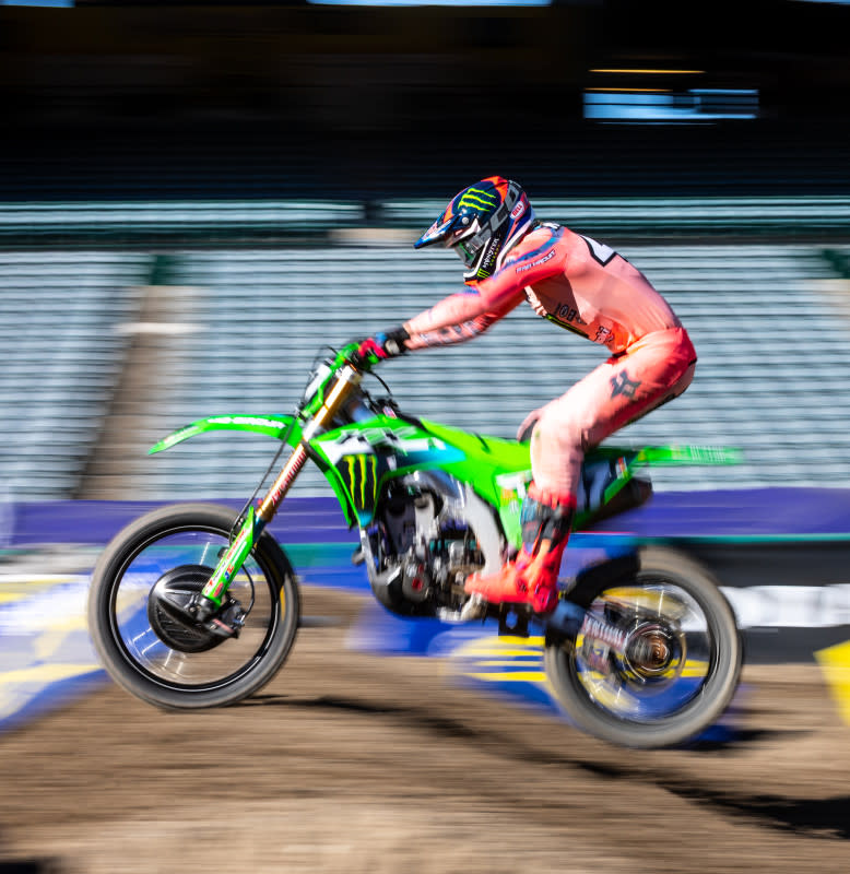 Levi Kitchen made a statement in qualifying, beginning the year as the fastest 250 West rider. (Photo: Ayala Media / Keyona Keeven)