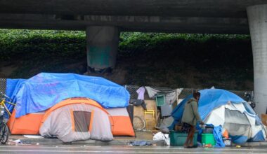 Oakland calls for 500 volunteers for homeless count