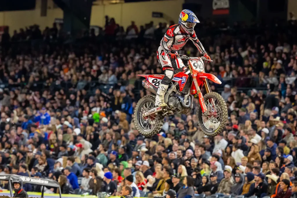 Hunter Lawrence on a Honda CRF450R