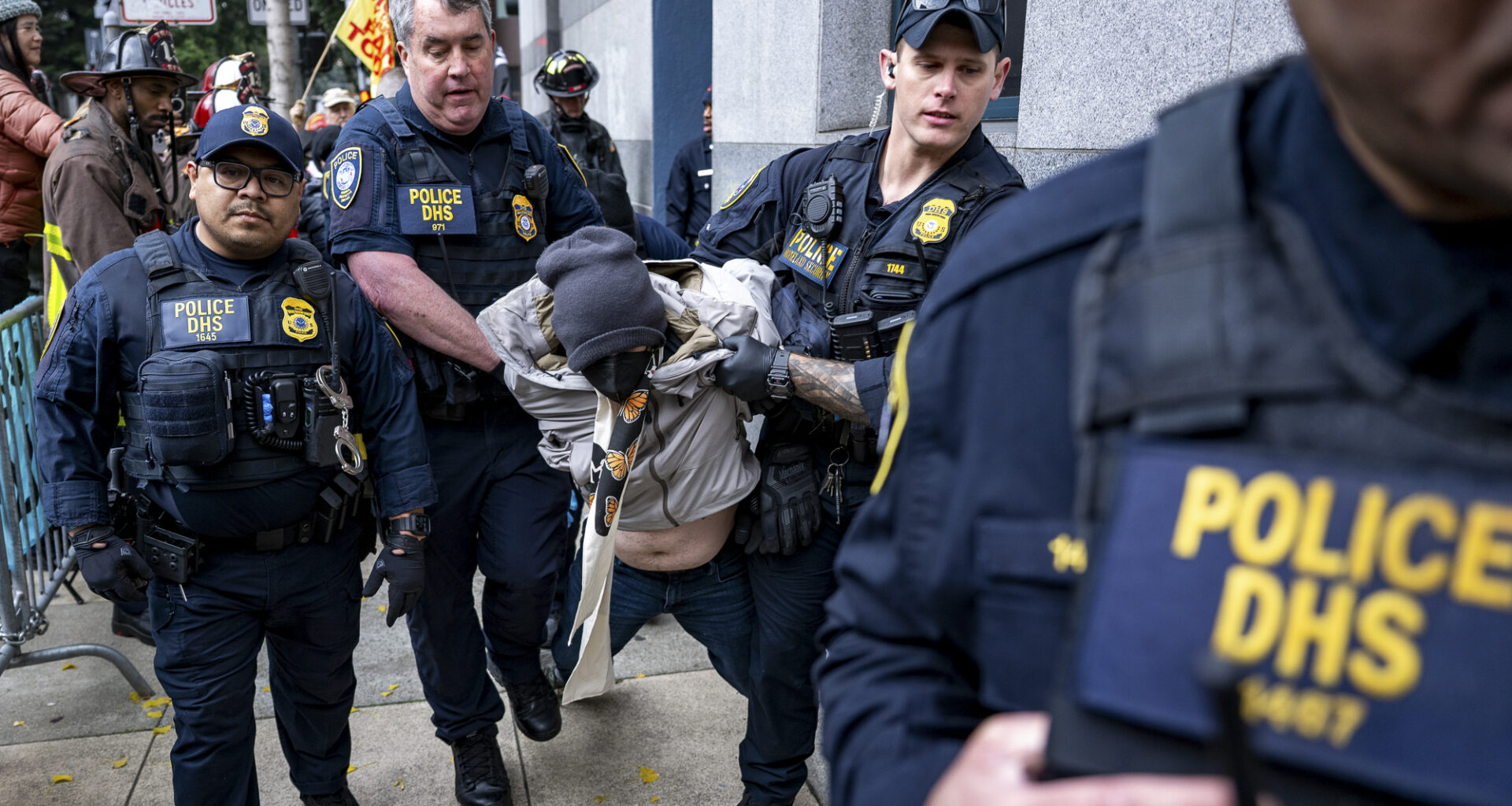 California Senate Approves Bill Making It Easier to Sue ICE Agents