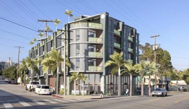 Mixed-use building on the rise at 2771 Rowena Ave. in Silver Lake