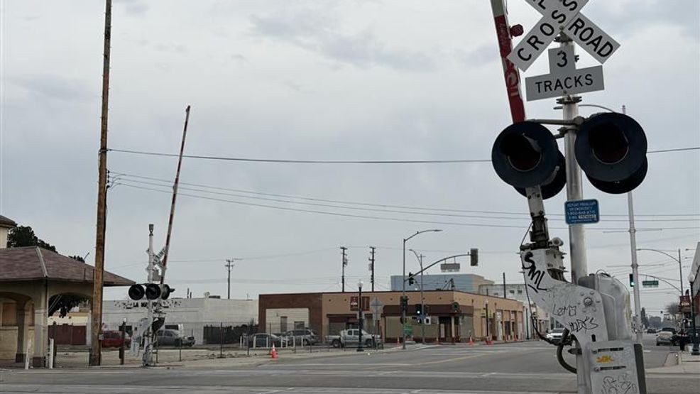 SUMNER STATION IN EAST BAKERSFIELD. KBAK/KBFX