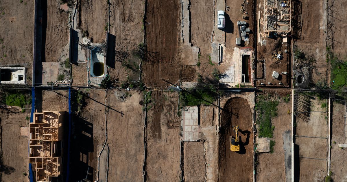 Trump executive order seeks to speed up rebuilding of homes destroyed by Los Angeles wildfires :: WRAL.com