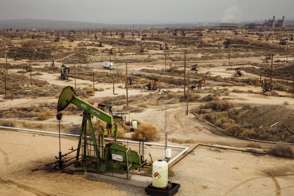 An oilfield operation is seen on leased land managed by the BLM’s Bakersfield office in Kern County, California. Credit: Jesse Pluim/BLM