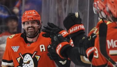 Anaheim Ducks hold off New York Rangers for fourth straight win following nine-game losing streak