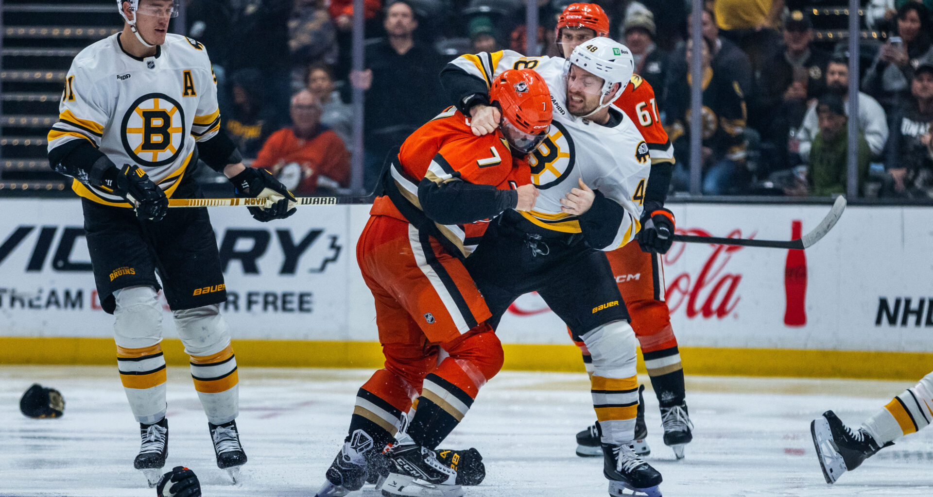 Anaheim Ducks acquire tough forward Jeffrey Viel from Boston Bruins in trade for 4th-round pick