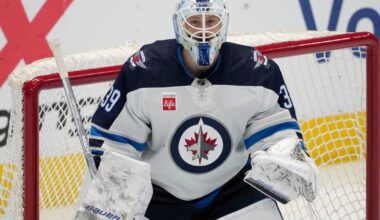 Sharks acquire goaltender Laurent Brossoit in a trade with the Blackhawks | Associated Press