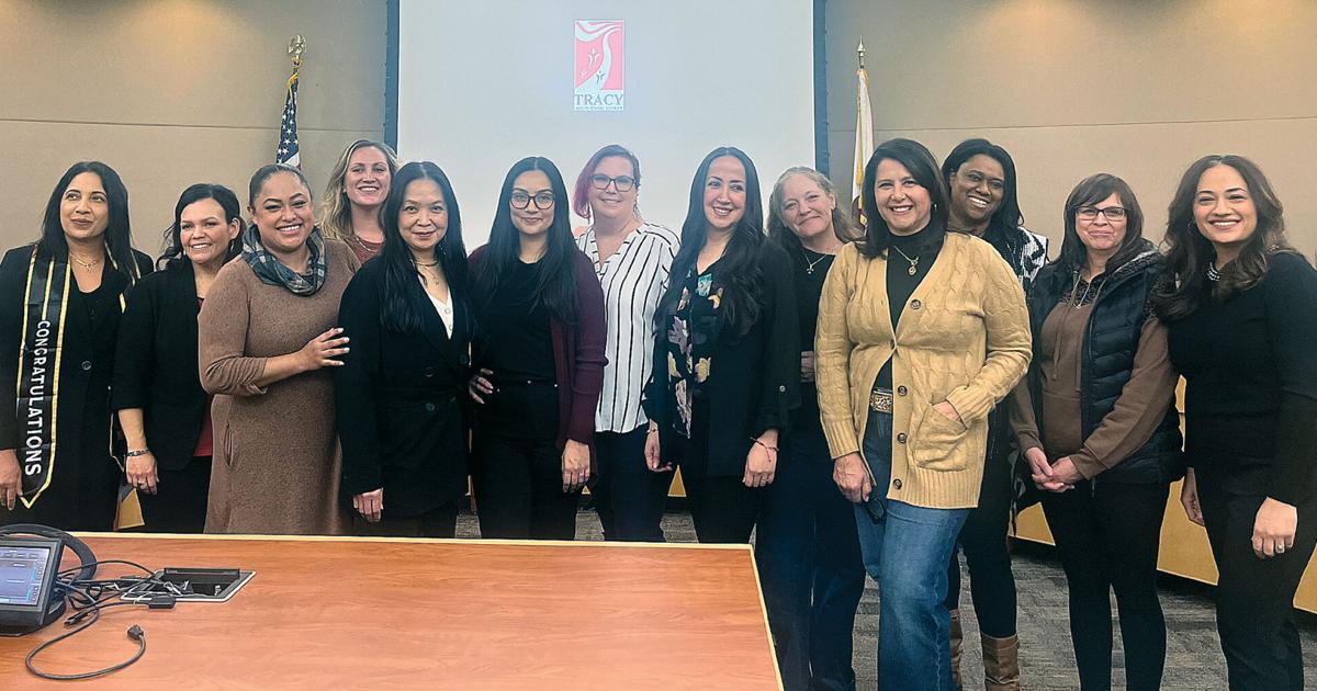 TUSD staffers earn diplomas from Reach University | Tracy Press