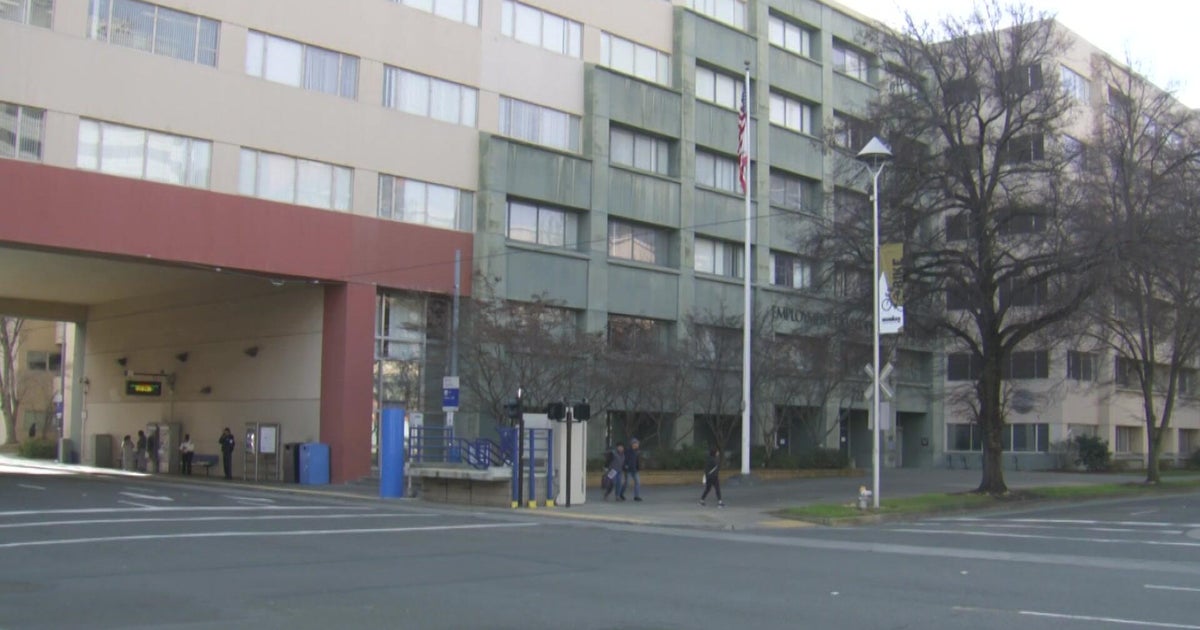 Half of state workers still absent as vacant state buildings weigh on downtown Sacramento