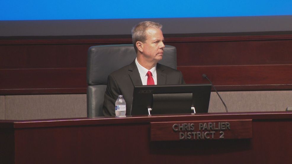 Chris Parlier was sworn in during the Kern County Board of Supervisors meeting Tuesday morning to fill in for the former seat of Zack Scrivner in District 2. PHOTO: KBAK/KBFX