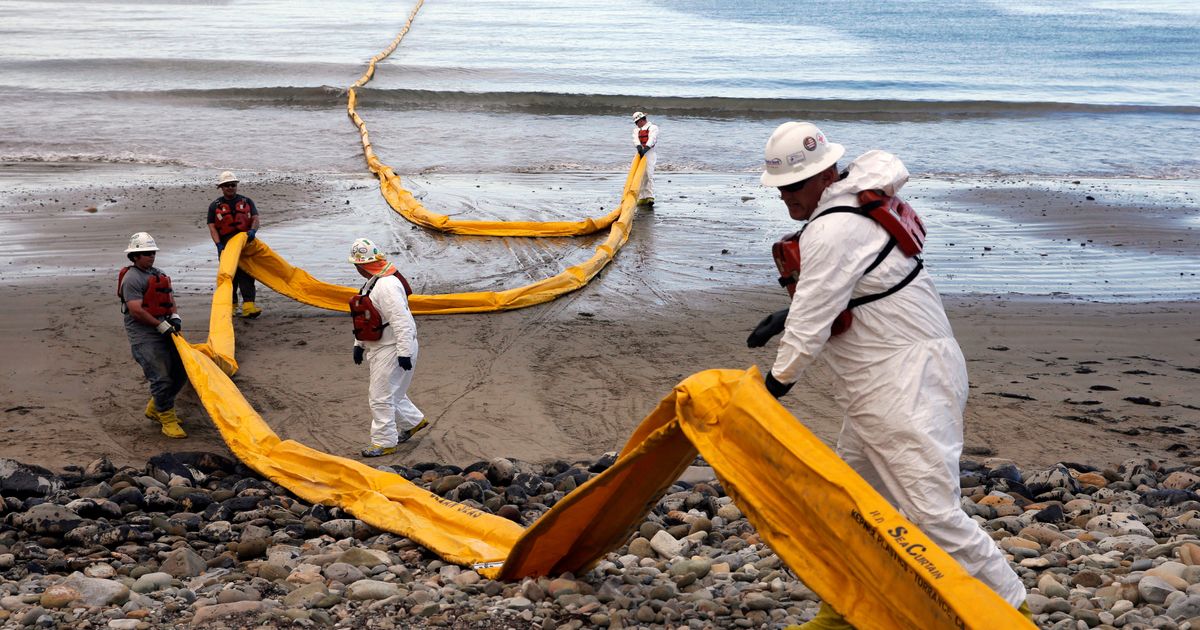 California sues the Trump administration over plans to restart oil pipelines along the coast :: WRAL.com