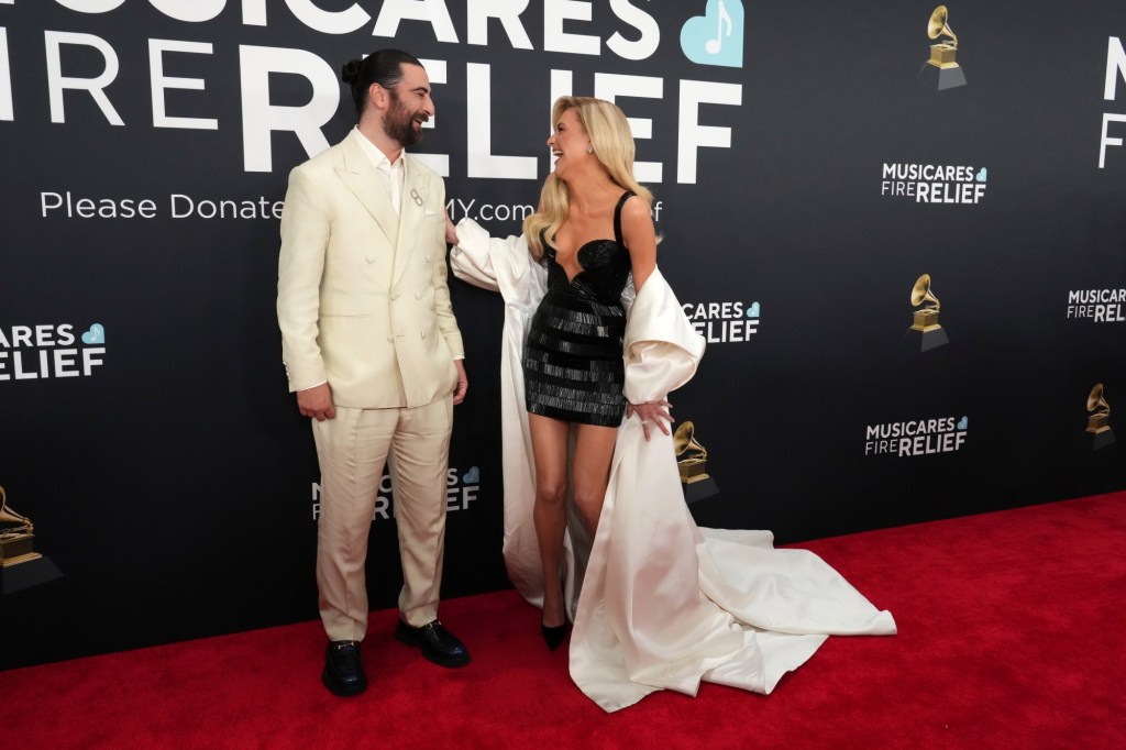 Noah Kahan adds Super Bowl week concert at Warfield in San Francisco