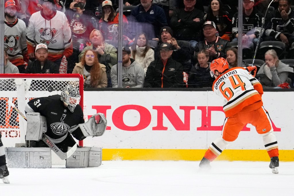 Ducks edge Kings in OT, complete weekend sweep – Orange County Register
