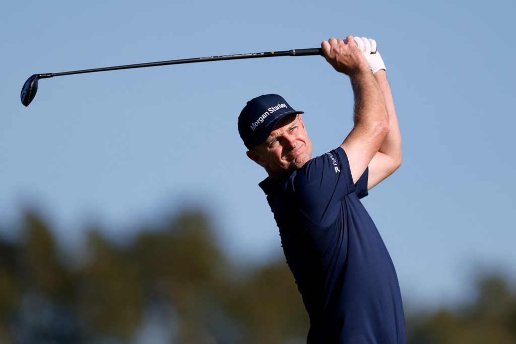 Justin Rose sets record pace for 4-shot lead in Farmers Insurance Open