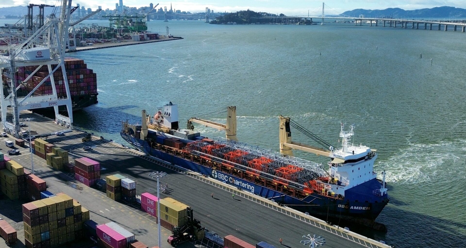New fully-electric cranes arrive at Port of Oakland