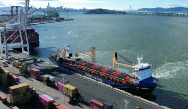 New fully-electric cranes arrive at Port of Oakland