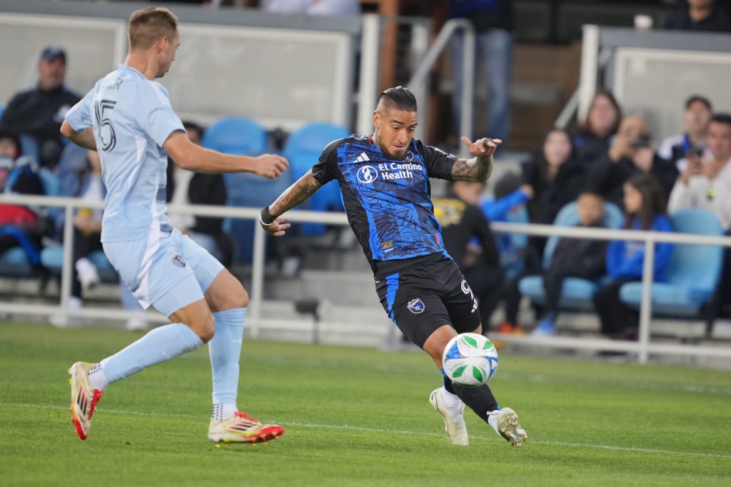 Espinoza leaves Quakes for Nashville, Arango gets new San Jose deal