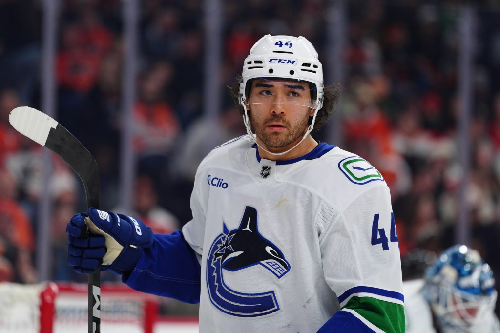 San Jose Sharks bet on fun, the present in Kiefer Sherwood trade