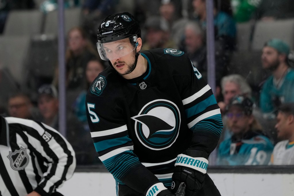 San Jose Sharks activate Vincent Desharnais for game vs. Florida Panthers