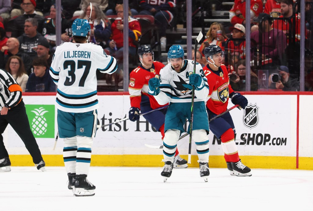 San Jose Sharks, Alex Nedeljkovic earn convincing win over Florida Panthers