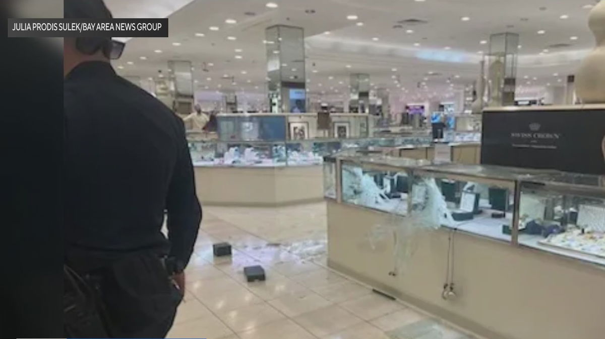 San Jose Valley Fair mall worker concerned about safety after recent smash-and-grab robbery – KION TV