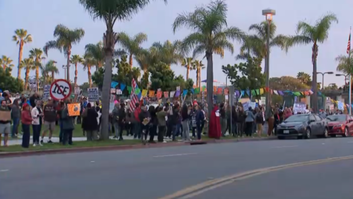 A group of San Diegans rally to stand in solidarity with Minneapolis