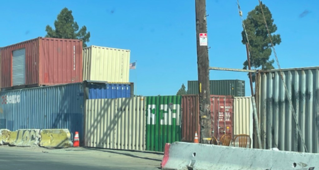 FBI raids East Oakland property where thieves allegedly set up illicit gas station