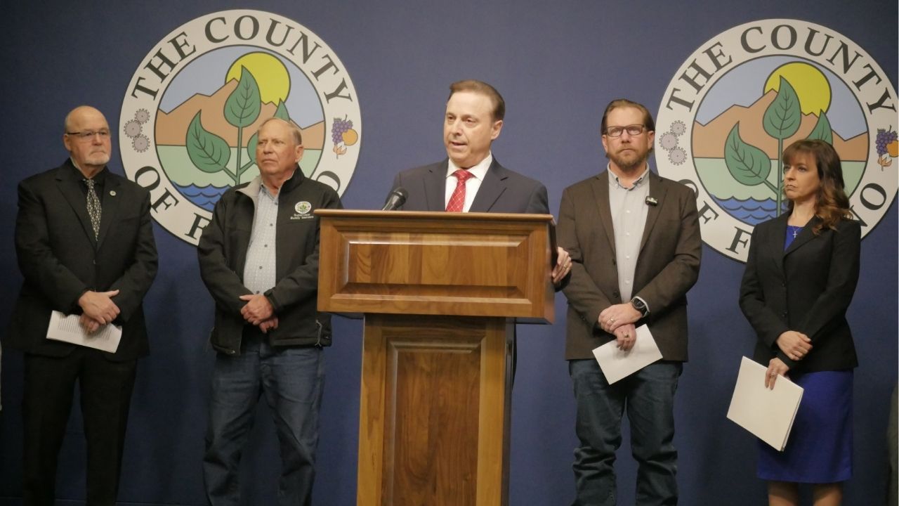 From left to right: Clovis Council Member Drew Bessinger, Fresno County Supervisor Buddy Mendes, Fresno County Supervisor Garry Bredefeld, Fresno County Supervisor Nathan Magsig, and Clovis Councilmember Diane Pierce at a Tuesday, Jan. 13, 2026, press conference. (GV Wire/Jahz Tello)