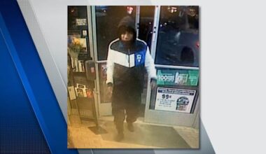 Police seek man who robbed Oakland County 7-Eleven store