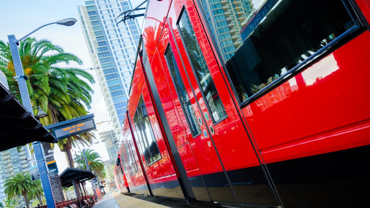Downtown residents prepare for month of loud, late-night Trolley trackwork – NBC 7 San Diego