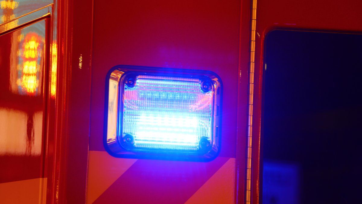 Motorcyclist injured after crash with Amazon van in Sun Valley – NBC Los Angeles