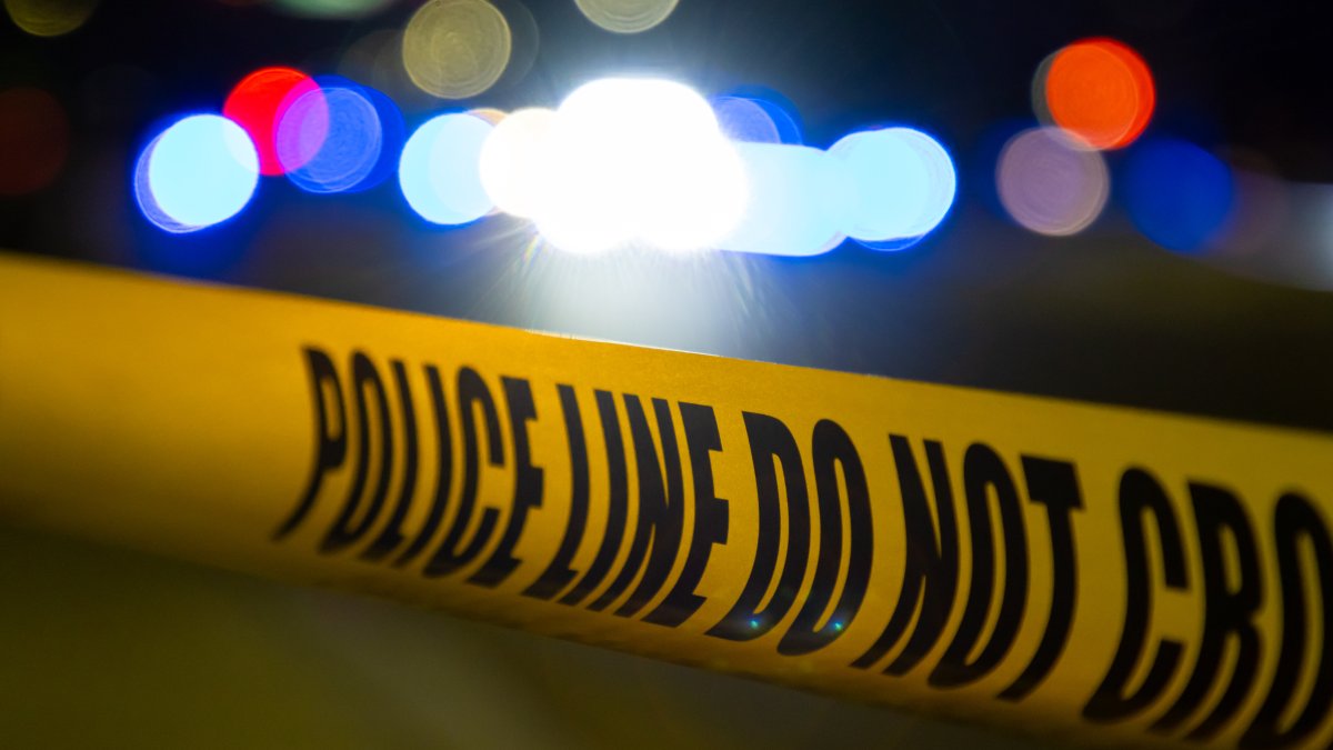 1 dead, 3 injured after shooting at fast-food restaurant in South LA – NBC Los Angeles