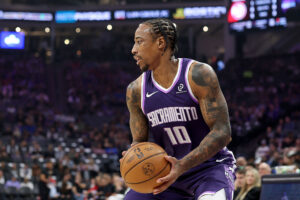 SACRAMENTO, CALIFORNIA - NOVEMBER 12: DeMar DeRozan #10 of the Sacramento Kings shoots the ball against the Atlanta Hawks at Golden 1 Center on November 12, 2025 in Sacramento, California. NOTE TO USER: User expressly acknowledges and agrees that, by downloading and/or using this photograph, user is consenting to the terms and conditions of the Getty Images License Agreement. (Photo by Ezra Shaw/Getty Images)