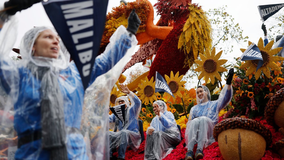 LA rings in the new year with rain. See the storm timeline – NBC Los Angeles