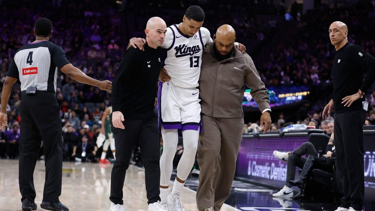 Keegan Murray injury status unclear after Kings’ loss to Bucks – NBC Sports Bay Area & California