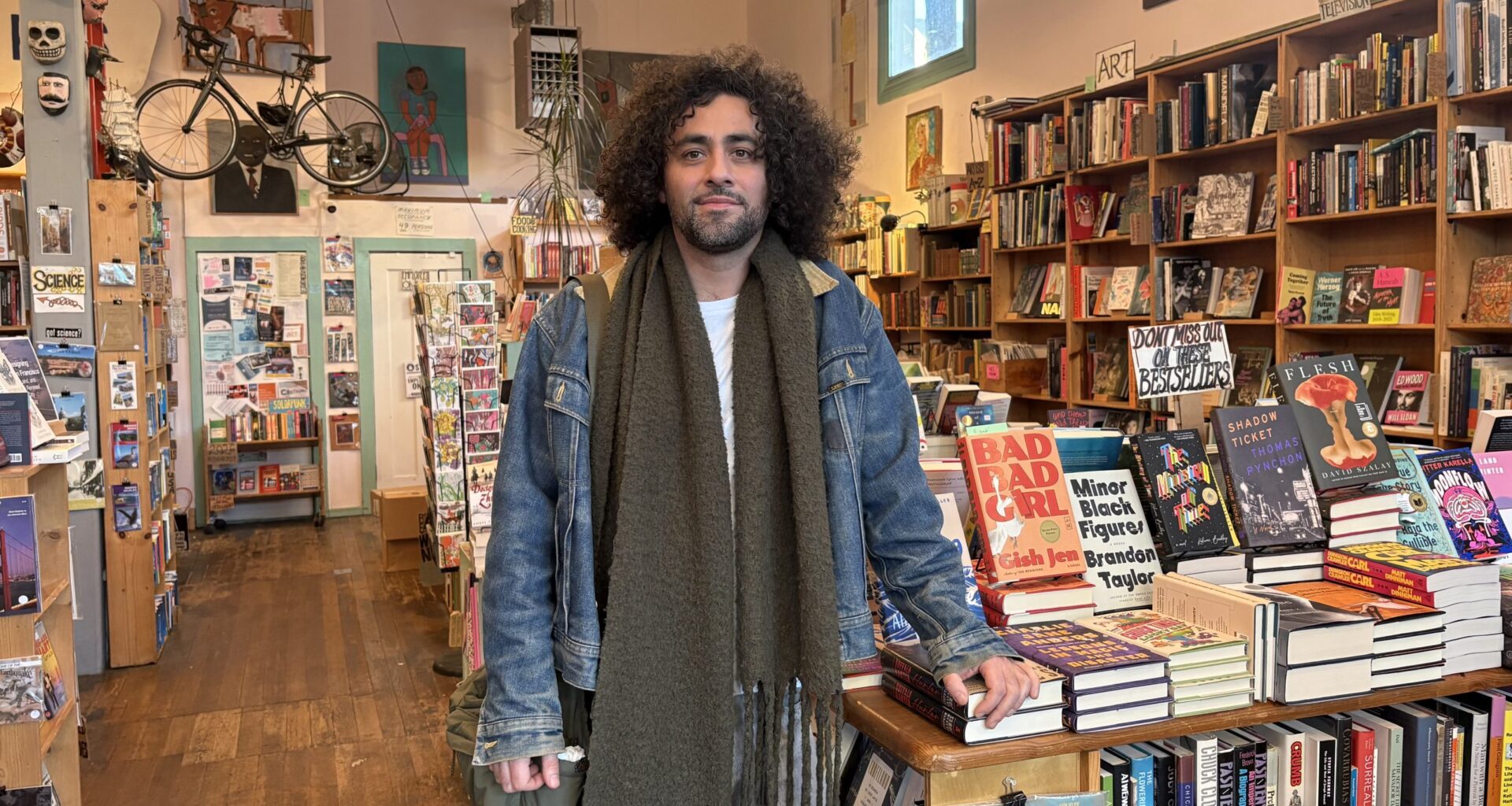 How Daniel Meléndez found community at a Mission bookstore