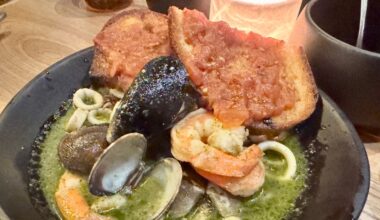 A ‘Top Chef’ Alum Serves Noteworthy Green Cioppino at This Scene-y San Francisco Restaurant