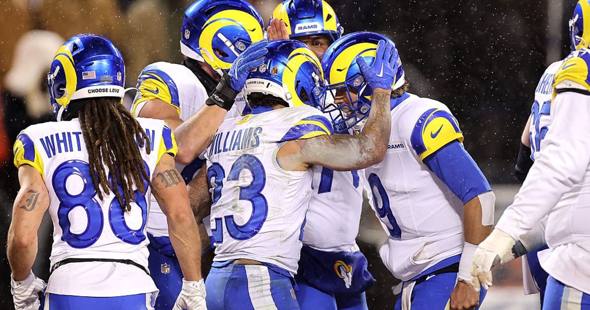 Rams vs. Bears score, live updates: Chicago responds with Williams TD pass to DJ Moore