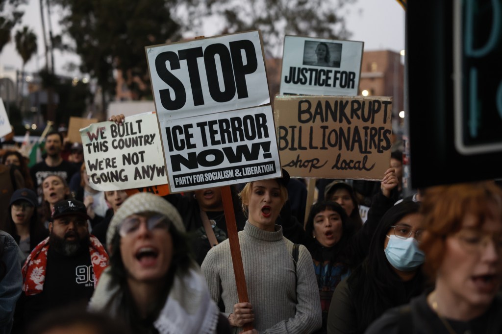 Fatal shooting of nurse in Minneapolis on Saturday sparks anti-ICE protests in Southern California – Daily News