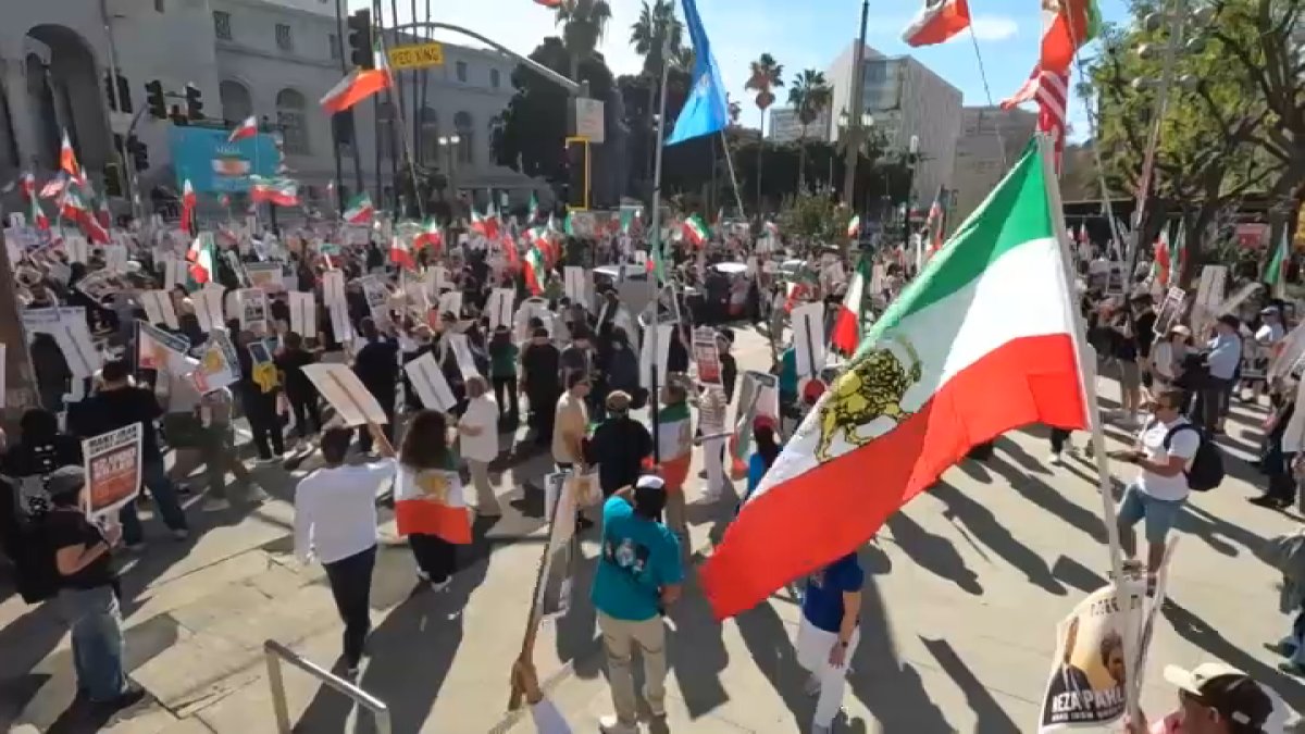 Thousands gather peacefully in Los Angeles in support of protesters in Iran – NBC Los Angeles