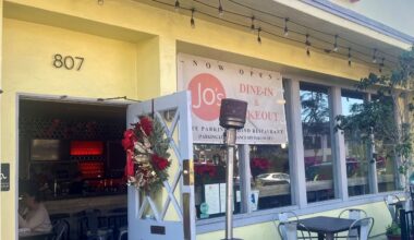 Jo’s Diner in Mission Hills defies most diners