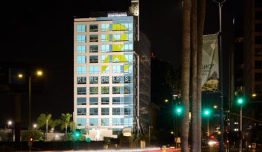Jewish Federation Building Removes Yellow Ribbon Honoring Hamas Victims